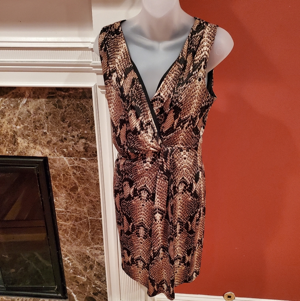 Sleeveless Snakeprint Twist Dress